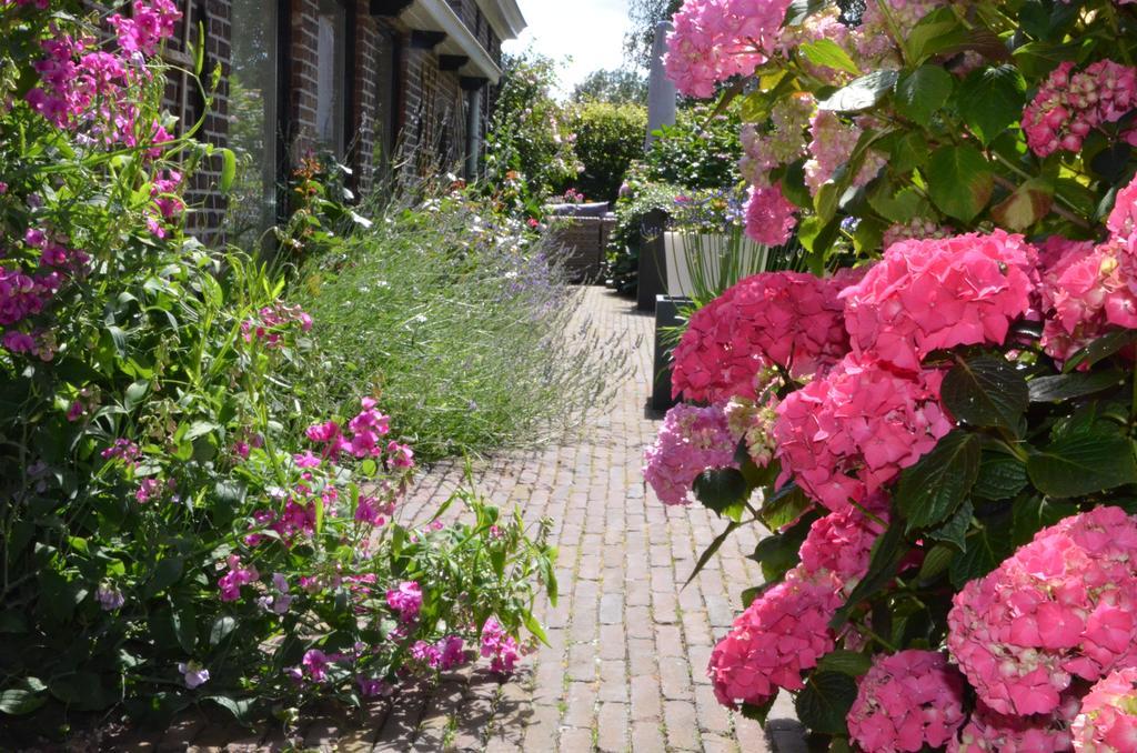Bloemenhoeve Bed & Breakfast Birdaard Екстериор снимка